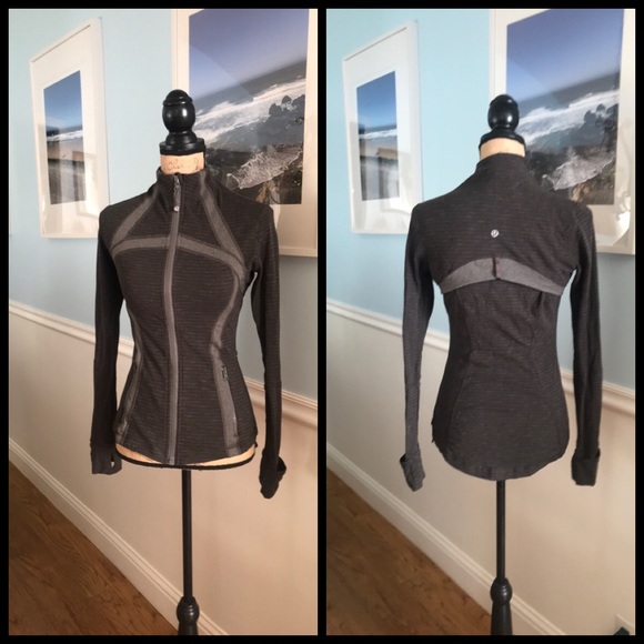 lululemon athletica Tops - Lululemon Gray & Black Zip up jacket. 🖤So comfy!